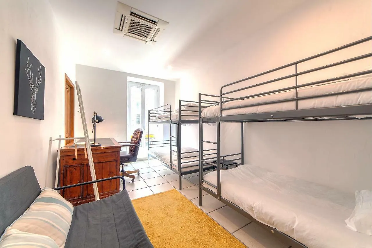 Lovely Large Familial Apartment In Central Nice, Ten Minutes Walk To The Beach!