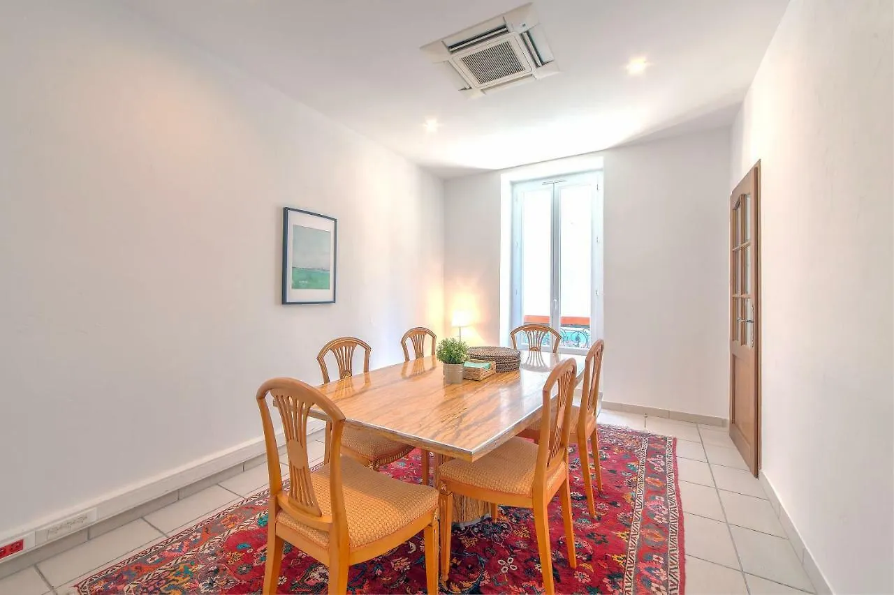 Lovely Large Familial Apartment In Central Nice, Ten Minutes Walk To The Beach! France