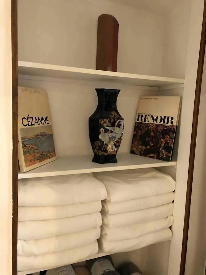 Lovely Large Familial Apartment In Central Nice, Ten Minutes Walk To The Beach!