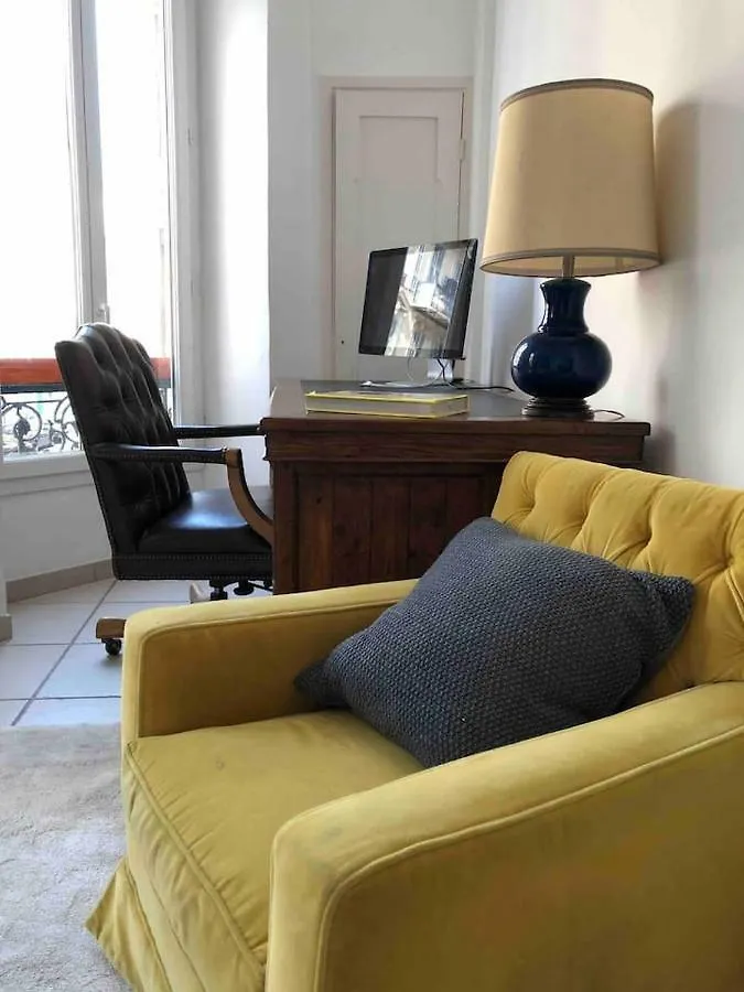 Lovely Large Familial Apartment In Central Nice, Ten Minutes Walk To The Beach!